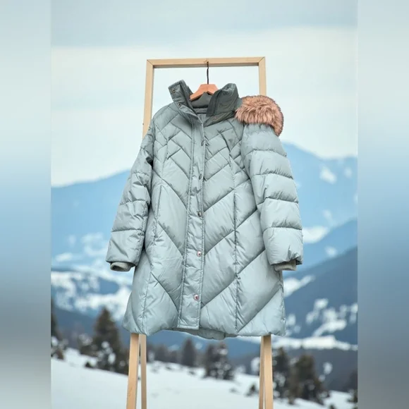 TOWER by London Fog Faux-Fur Hood Down-Fill CoatColor: Sage, Size: LARGE (EUC)